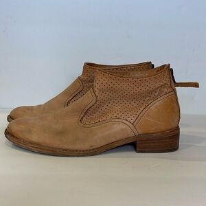 Johnston & Murphy Vickie Italian CalfSkin Bootie